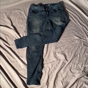 Seven7 jeans mid rise booty shaper skinny jeans